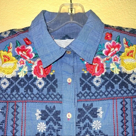 Johnny Was 3J Workshop Women's Floral High-Low Hem Button Down Long Sleeve Shirt - Picture 3 of 15